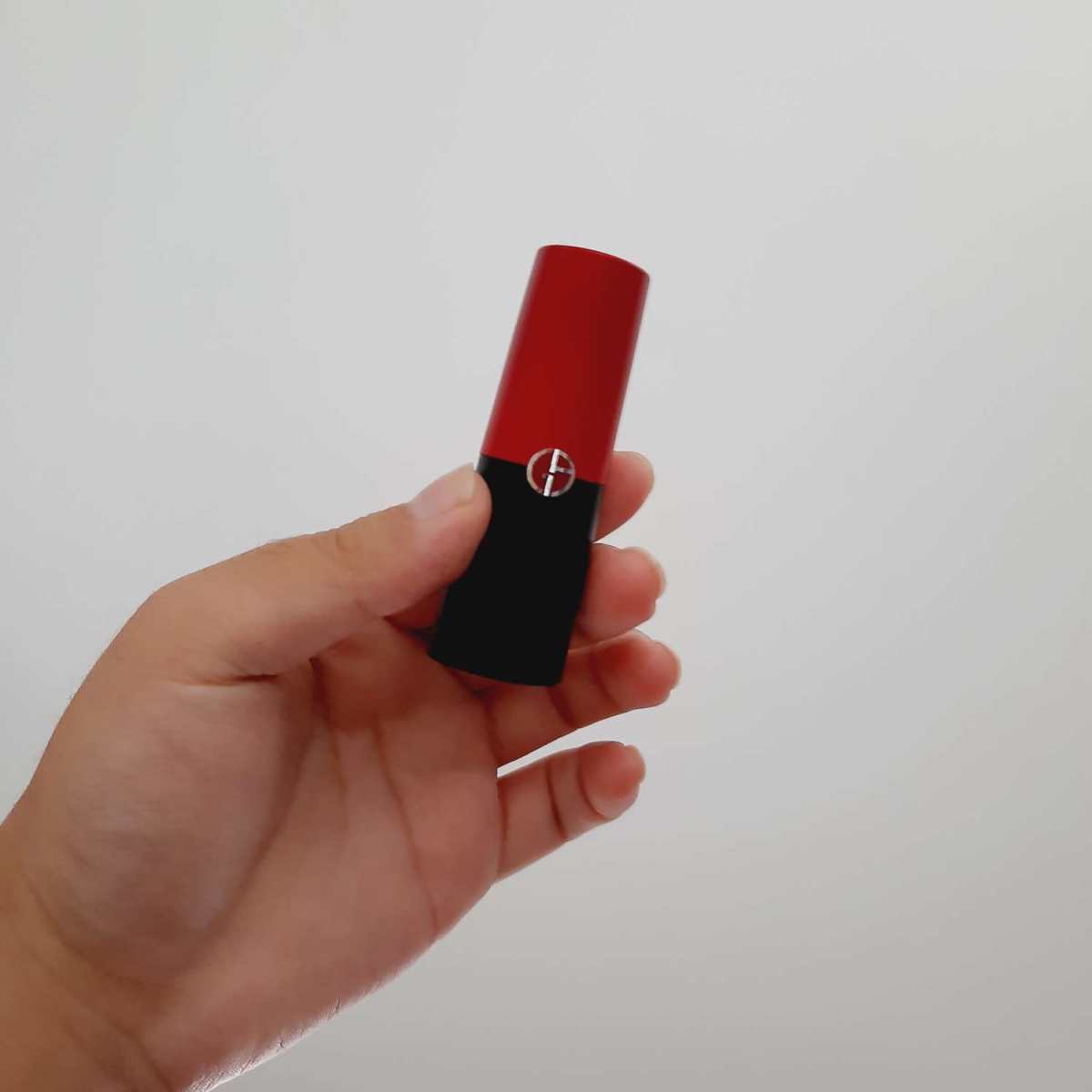 💖阿玛尼家红黑管哑光口红，作为它家最能打的正红400号，一