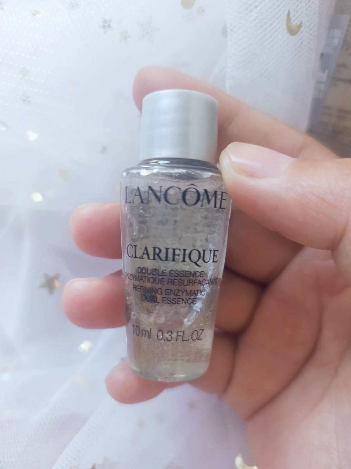 昨天我有兰蔻的蓝水，比较清爽的化妆水，今天兰蔻家另一款清爽的