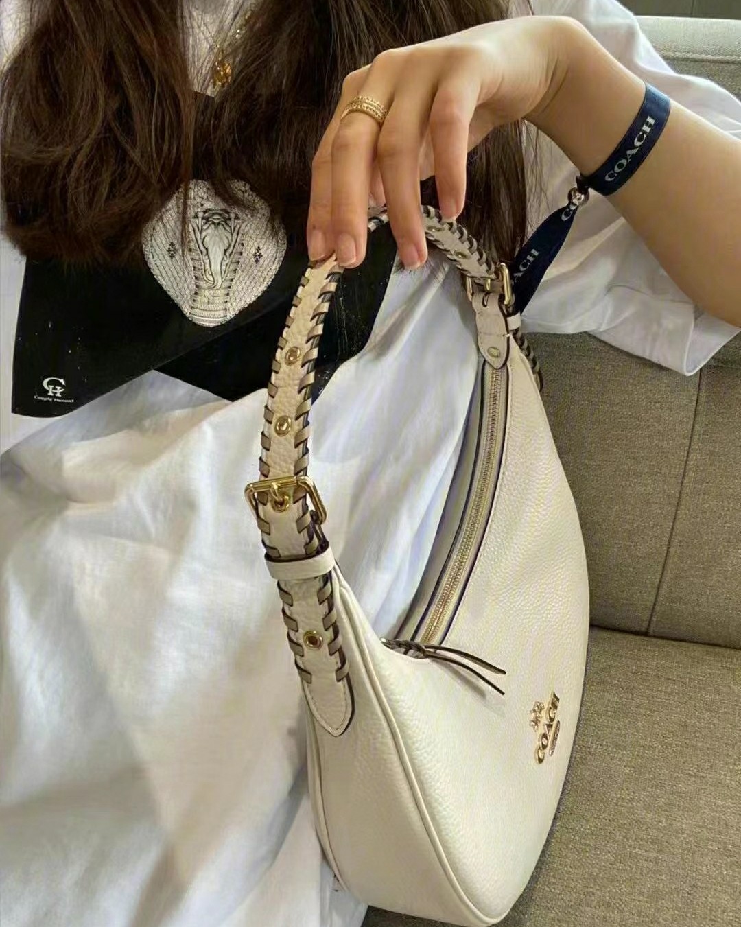 蔻驰Coach 7月新款！巨美！Celine同款！女士月牙包
