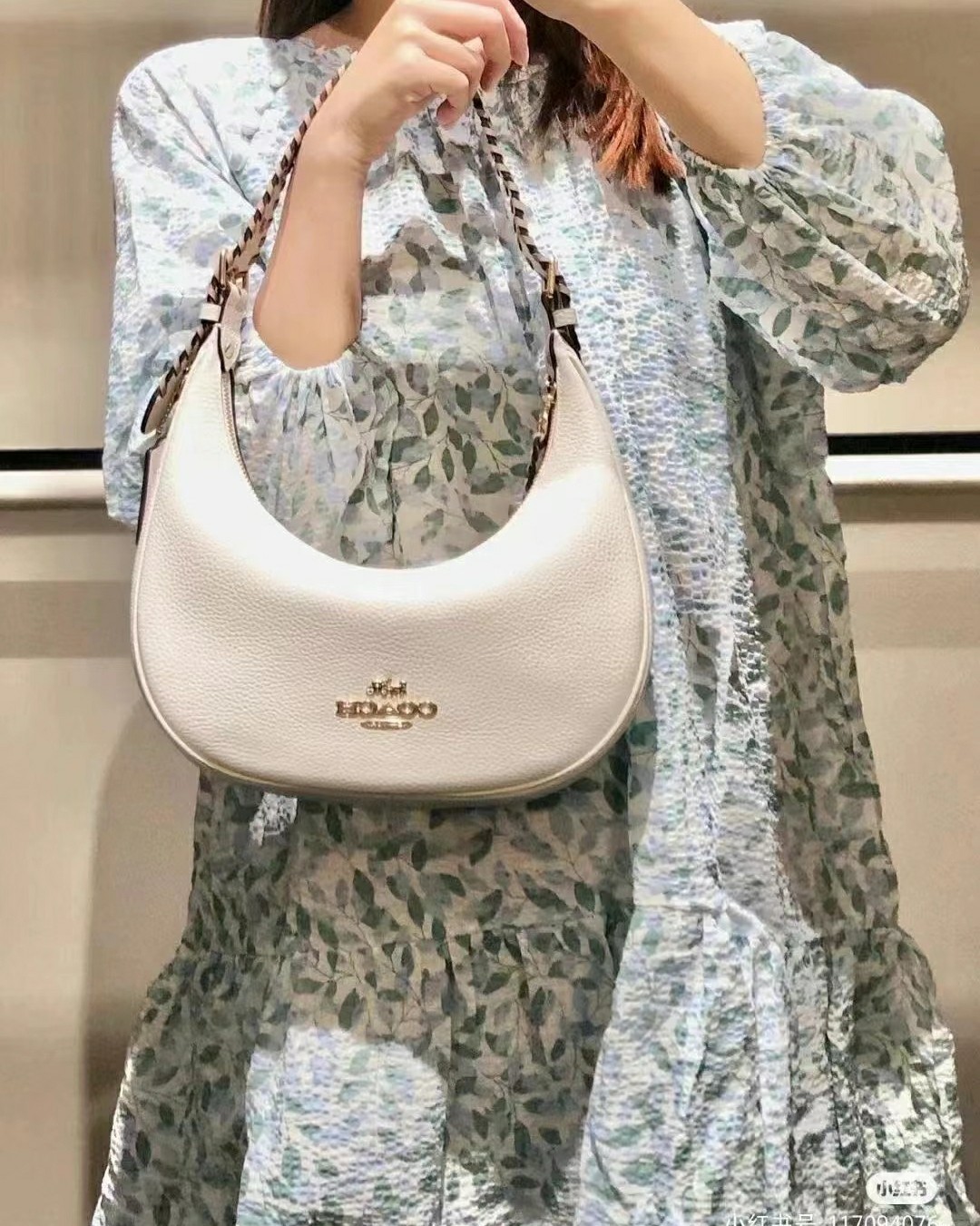 蔻驰Coach 7月新款！巨美！Celine同款！女士月牙包