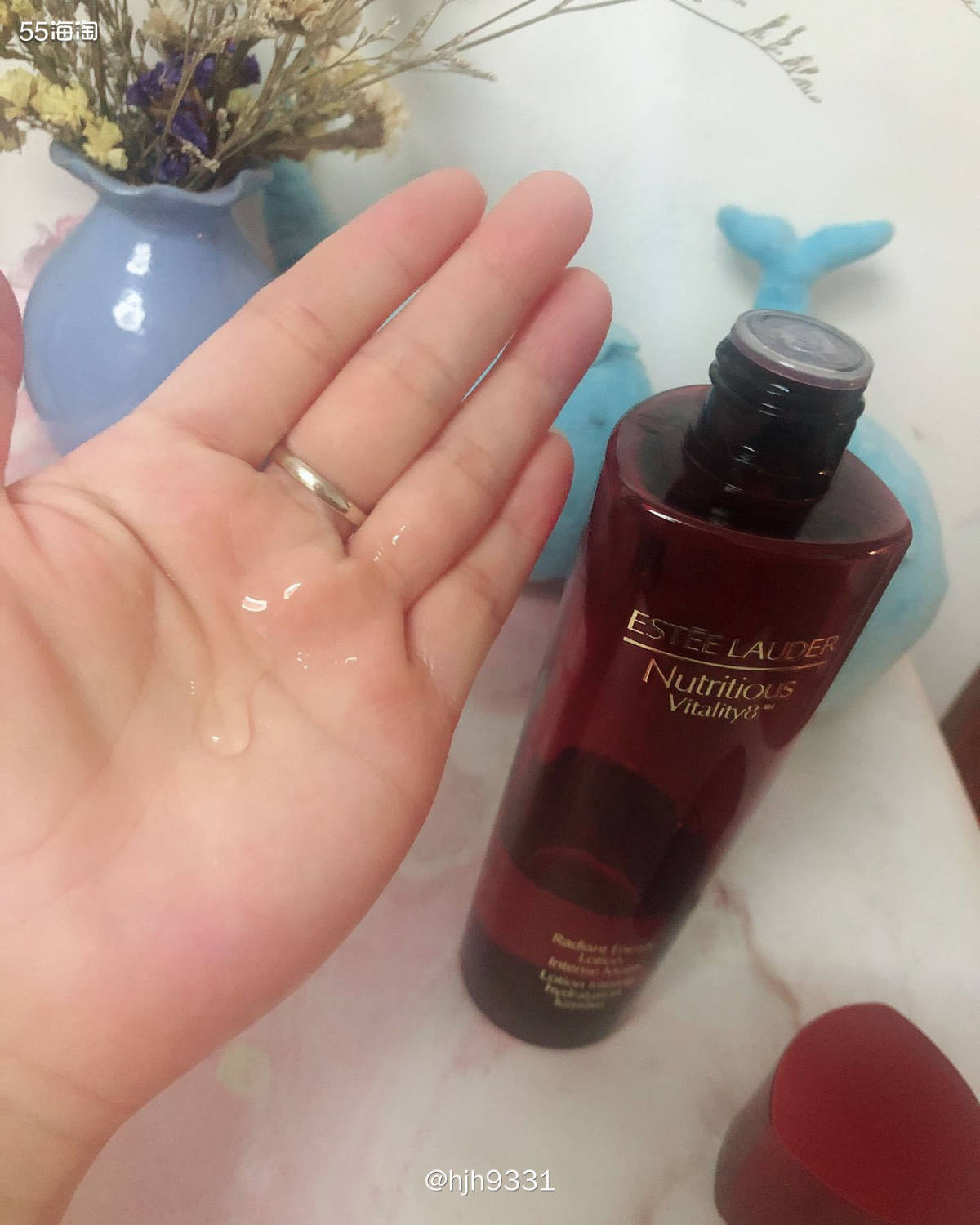 ✨雅诗兰黛红石榴系列还是比较出名的，主打功效是抗氧化、改善肌