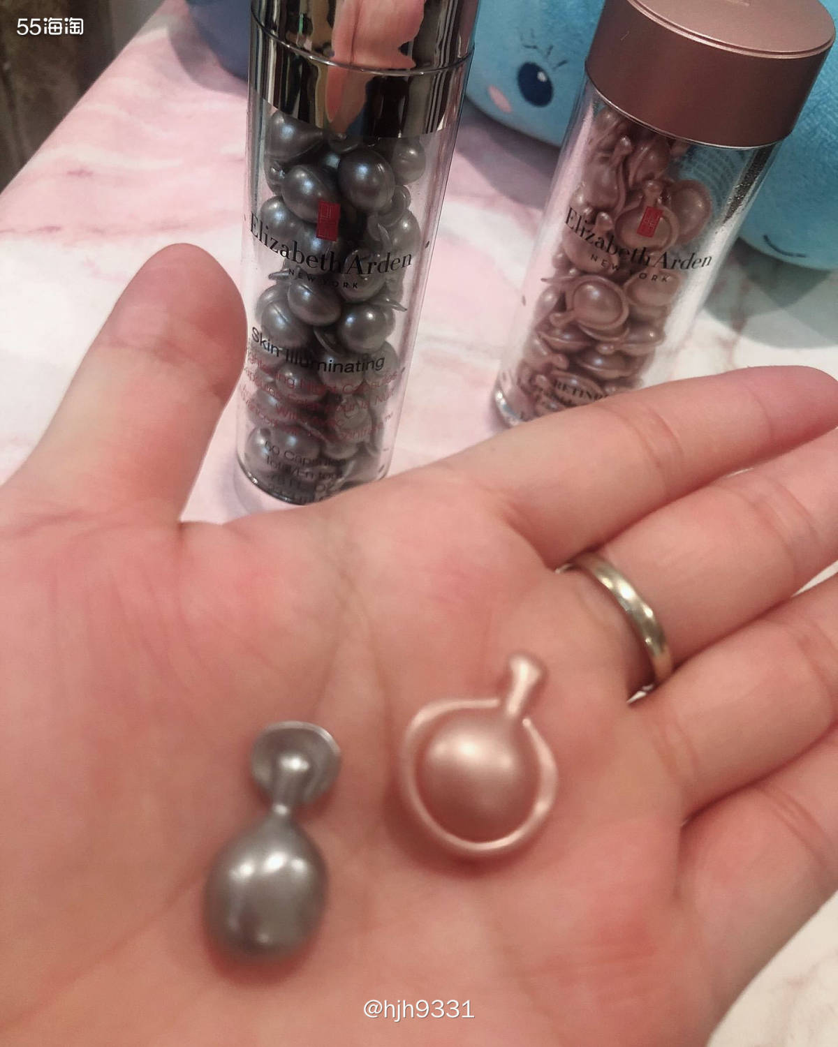 ✨雅顿的胶囊口碑都非常好，它家最畅销的就是粉胶，因为质地清爽