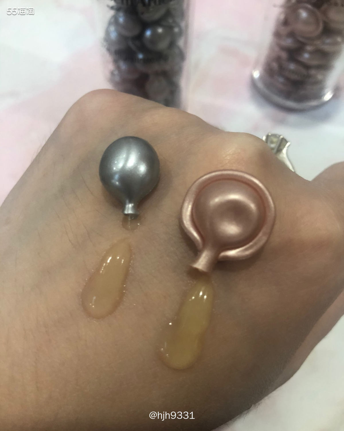 ✨雅顿的胶囊口碑都非常好，它家最畅销的就是粉胶，因为质地清爽