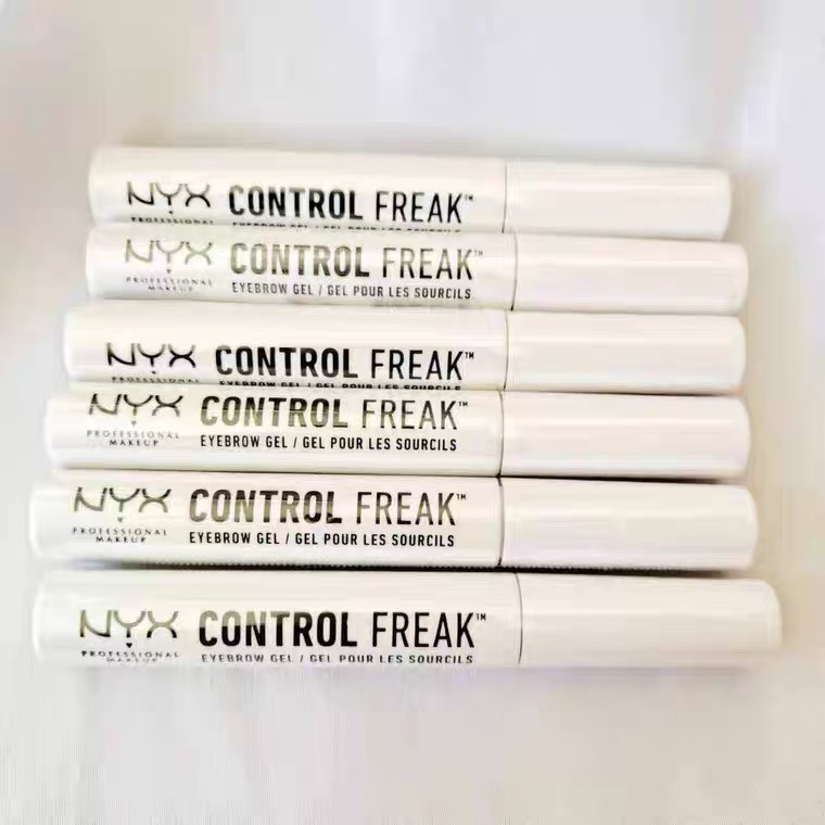 💭 这款眉毛定型液，能让眉毛坚持一整天，流汗淋雨都8怕;叠