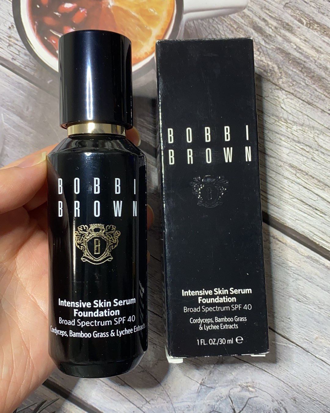 忘记了在谁的直播间被安利的 兴致勃勃的买了一瓶 色号是热么色