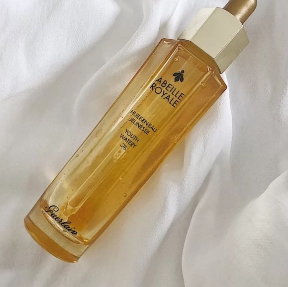 💭 复原蜜算是娇兰盛名在外的精华肌底液了，主要成分是黑蜂蜂