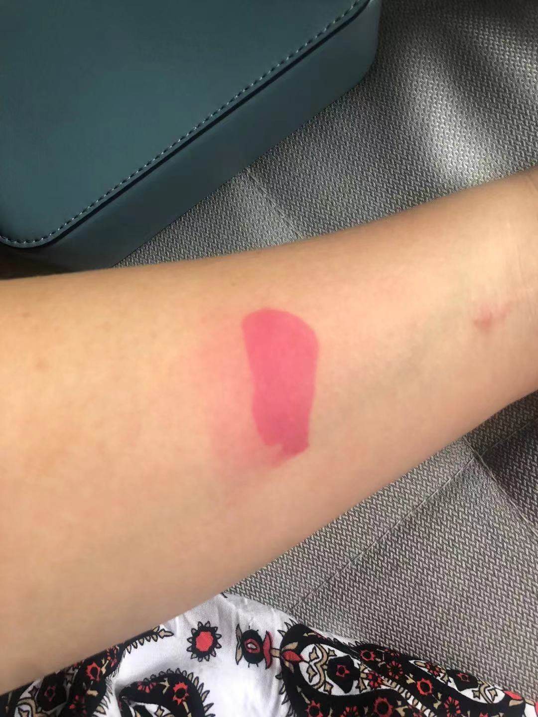 纪梵希禁忌之吻染唇液  🍉色号：N6# 樱桃红  🍉这算