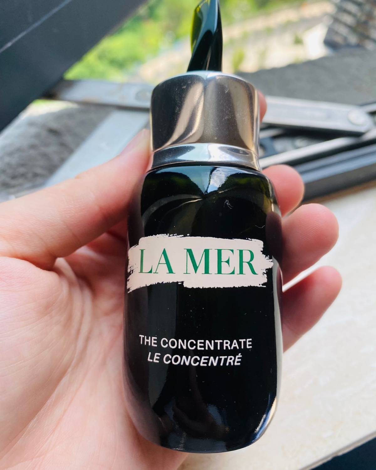 🧵辣妹儿家的凝缩修复精华口碑一直不错 老早就想尝试了 按耐