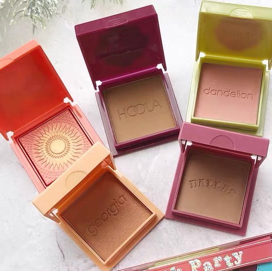 🏷贝玲妃的修容盘颜值也很不错，◻️四四方方的一块带出门也会