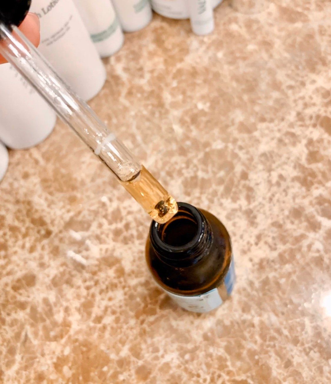 最近这款功能性精华特别的火，所以跟风入了😍 网红抗氧化组合