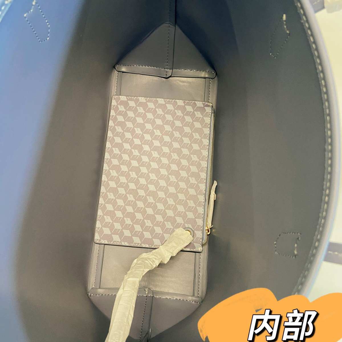 7月晒单：雅诗兰黛TOTE托特包（赠品包）。  🌺首先这个