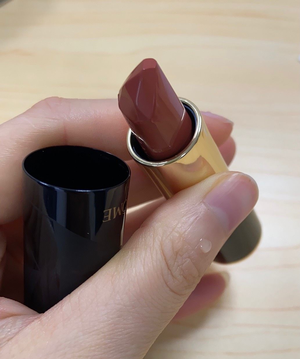 兰蔻家的274有很多款，我这款是有钻石切面的 💄外观 外壳