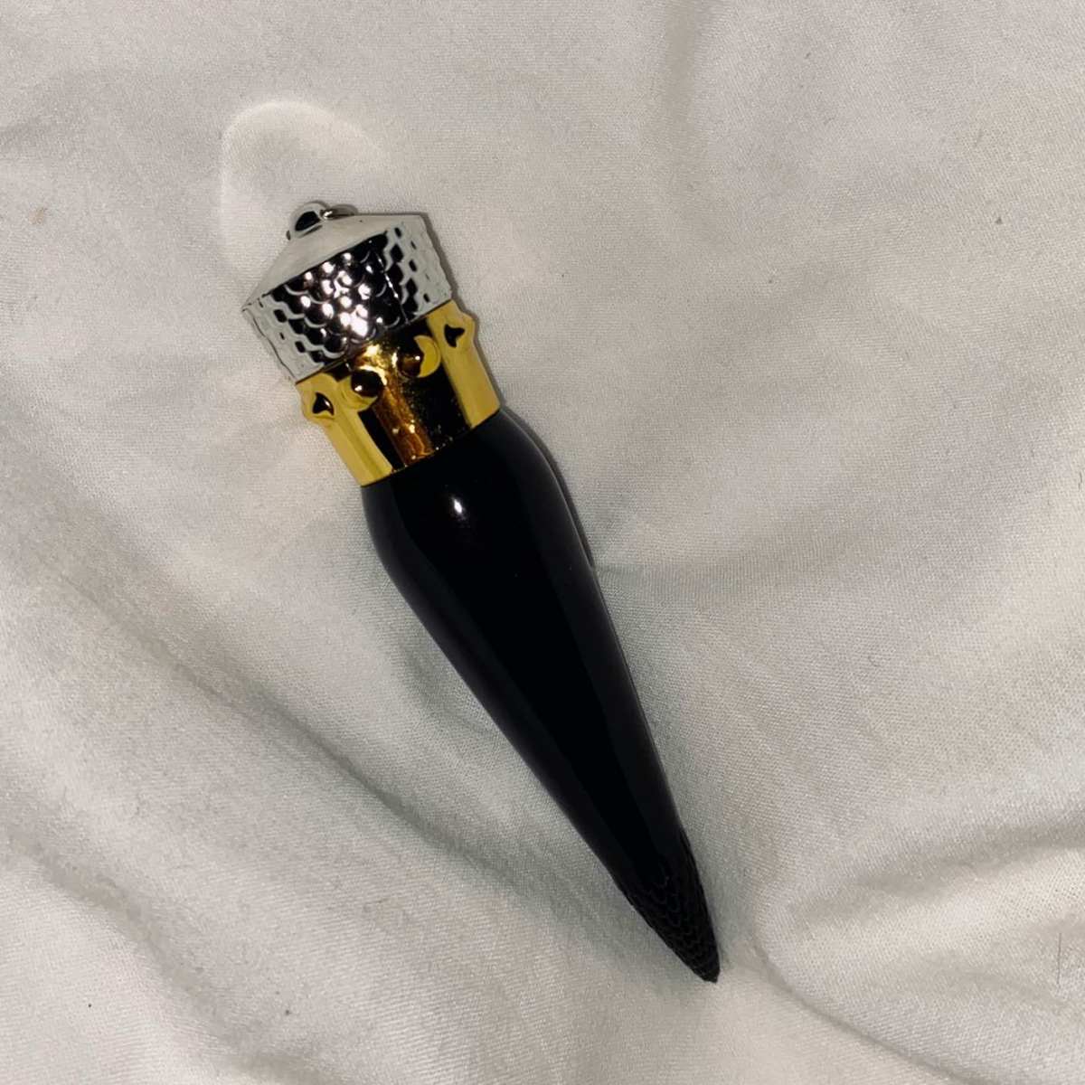 ▫️品牌：CL萝卜丁 ▫️购买渠道：天猫海外购 ▫️肤质：唇