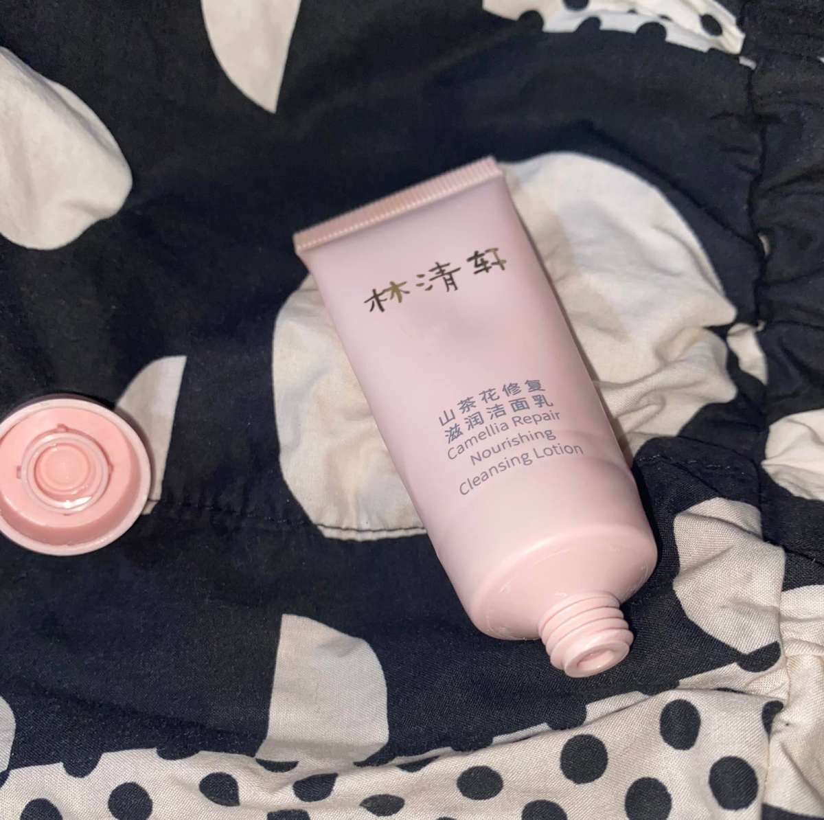 🌺这款洗面奶是国货林清轩品牌的产品，属于他家特卖的山茶花系