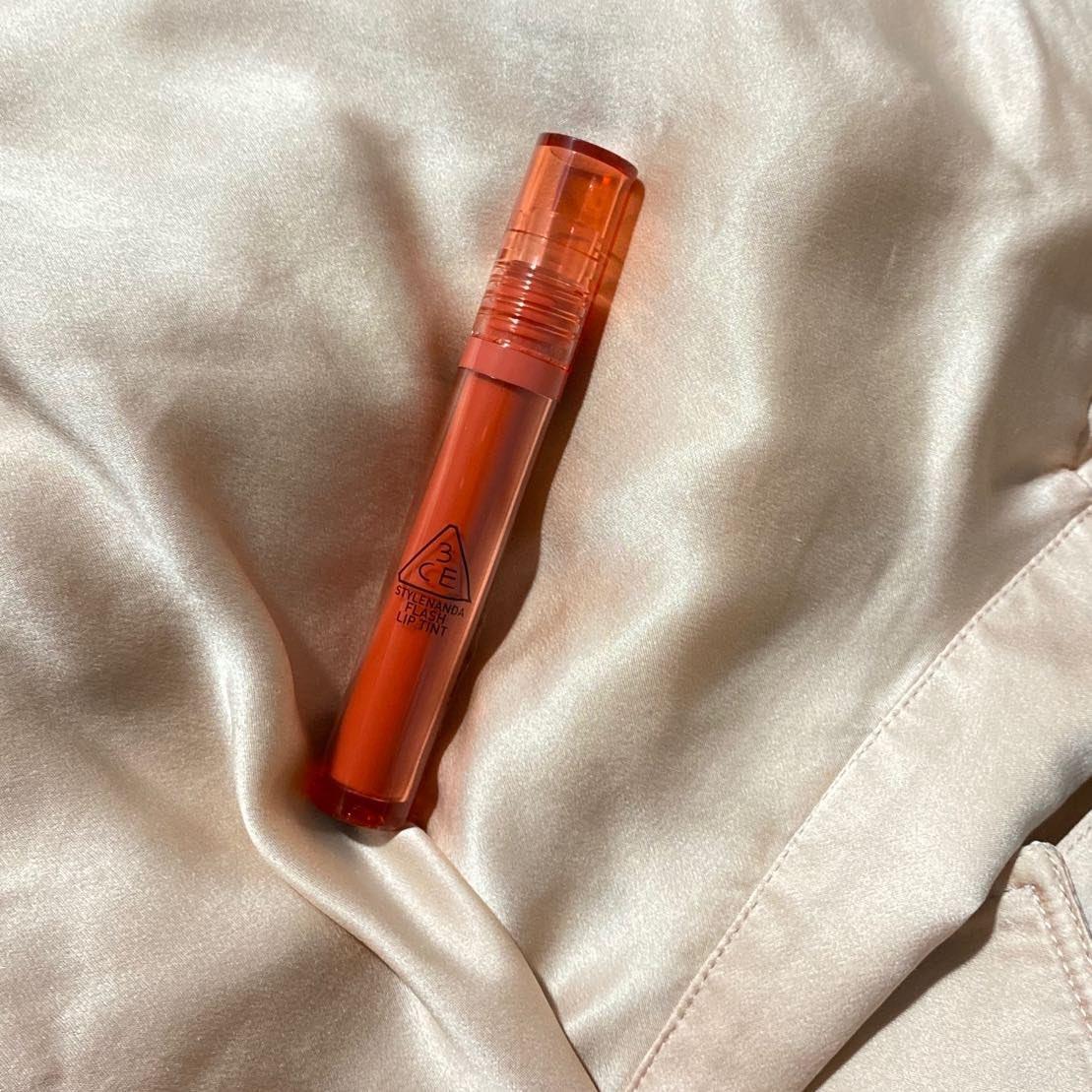 💕6月份购入3CE的新品玻璃水光镜面唇釉，直邮到手，颜值很