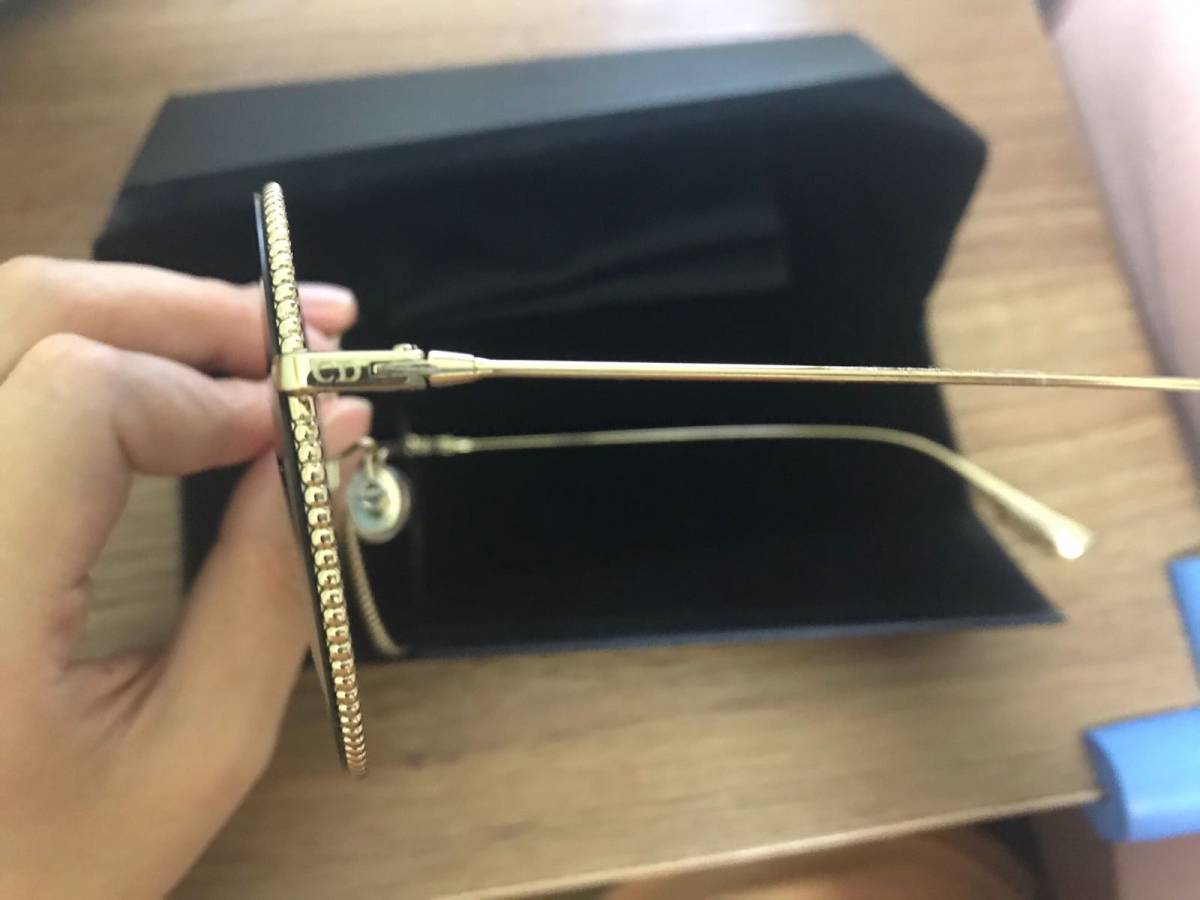 NR Dior墨镜一律99.97美元，目前抢到三幅。图片中是