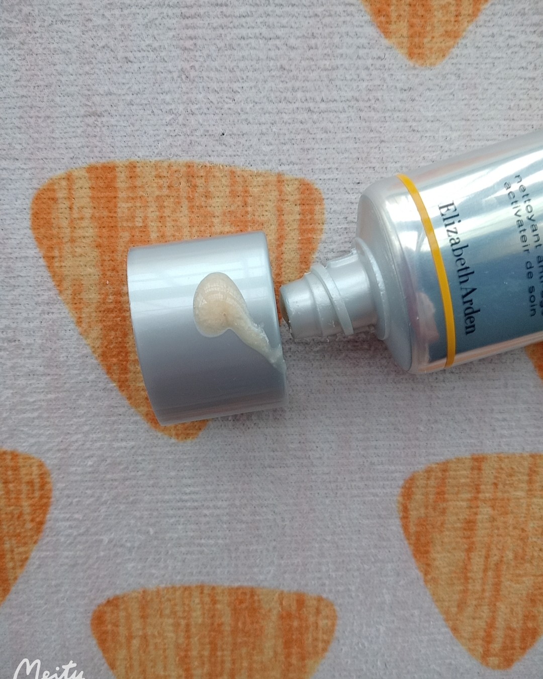 ⭐️💆这款产品是雅丽莎白雅顿铂萃卸妆前导洗面奶，这是我2月