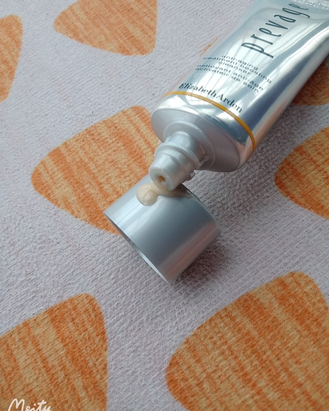 ⭐️💆这款产品是雅丽莎白雅顿铂萃卸妆前导洗面奶，这是我2月