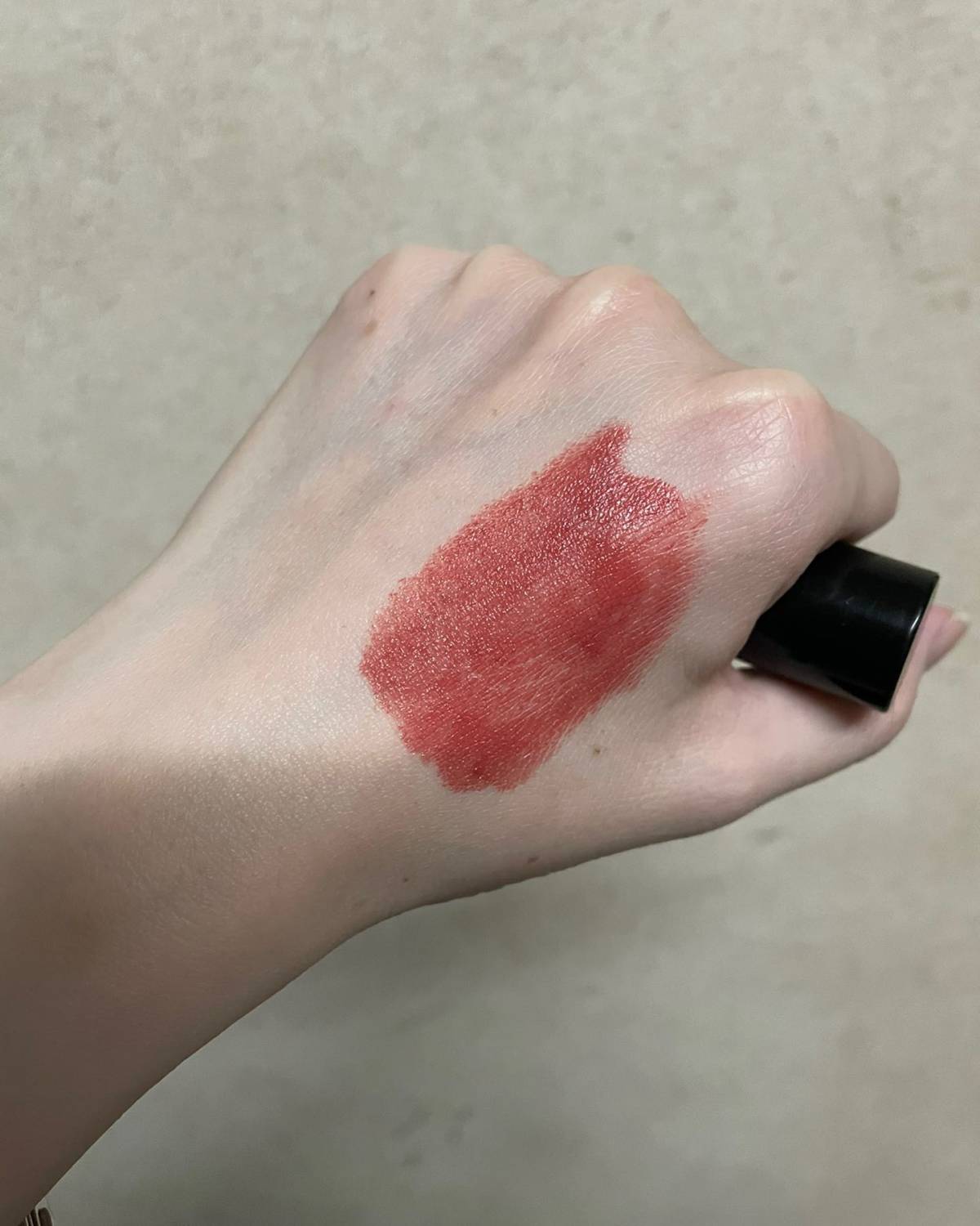 💕露华浓应该算是平价口红中的战斗机了吧，有段时间特别喜欢这