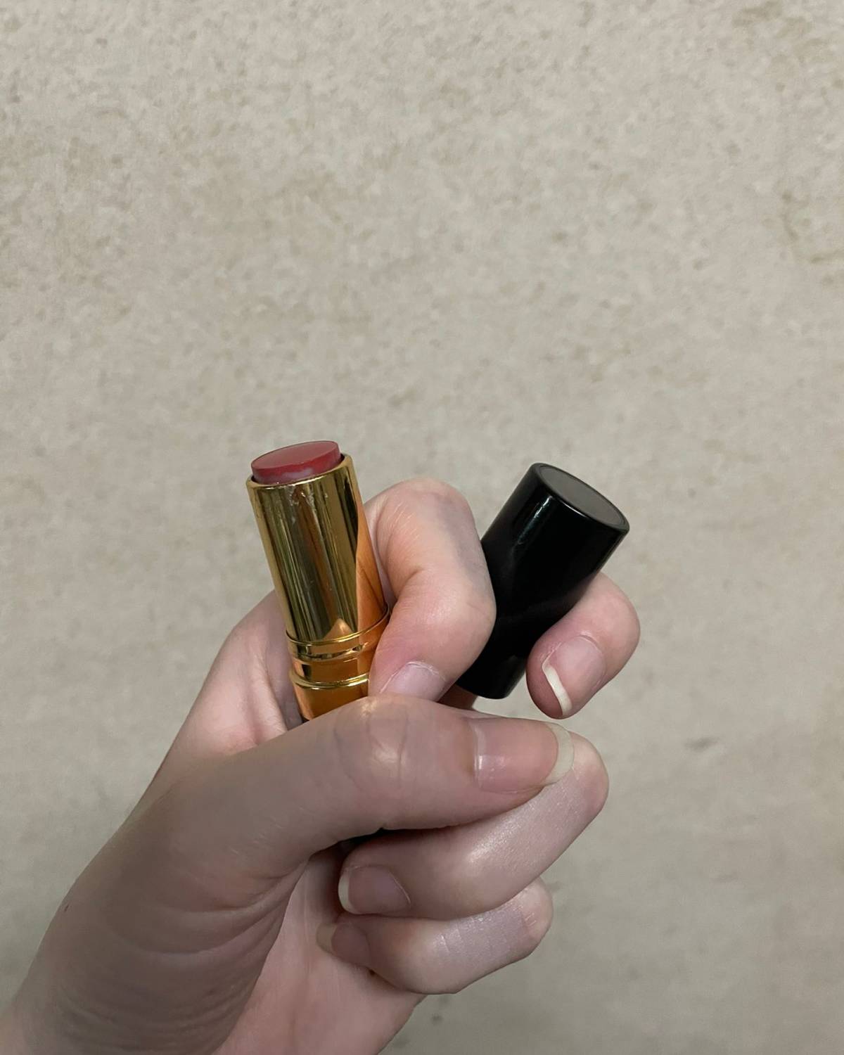 💕露华浓应该算是平价口红中的战斗机了吧，有段时间特别喜欢这