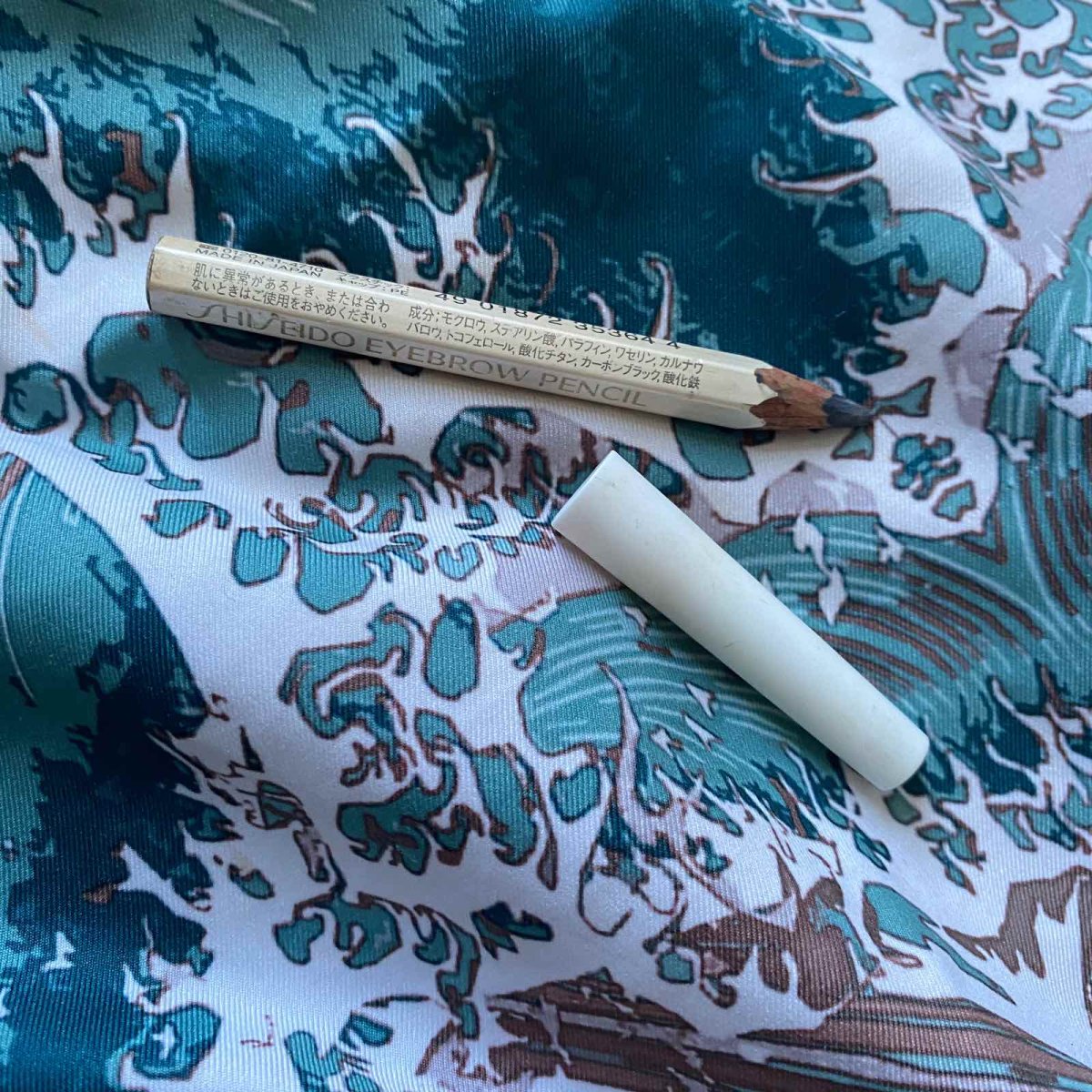 😯这只眉笔真的是一火再火，大家应该都用过吧。而且因为太热销