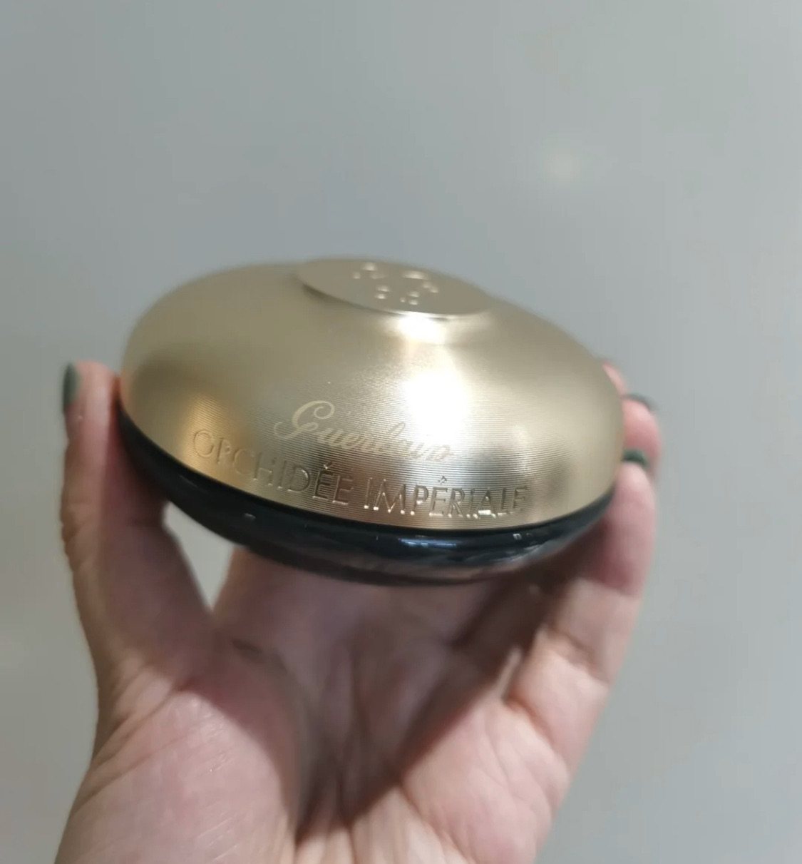 ✨娇兰御廷兰花面霜  👉🏻它是分成三个质地的，轻盈款、经