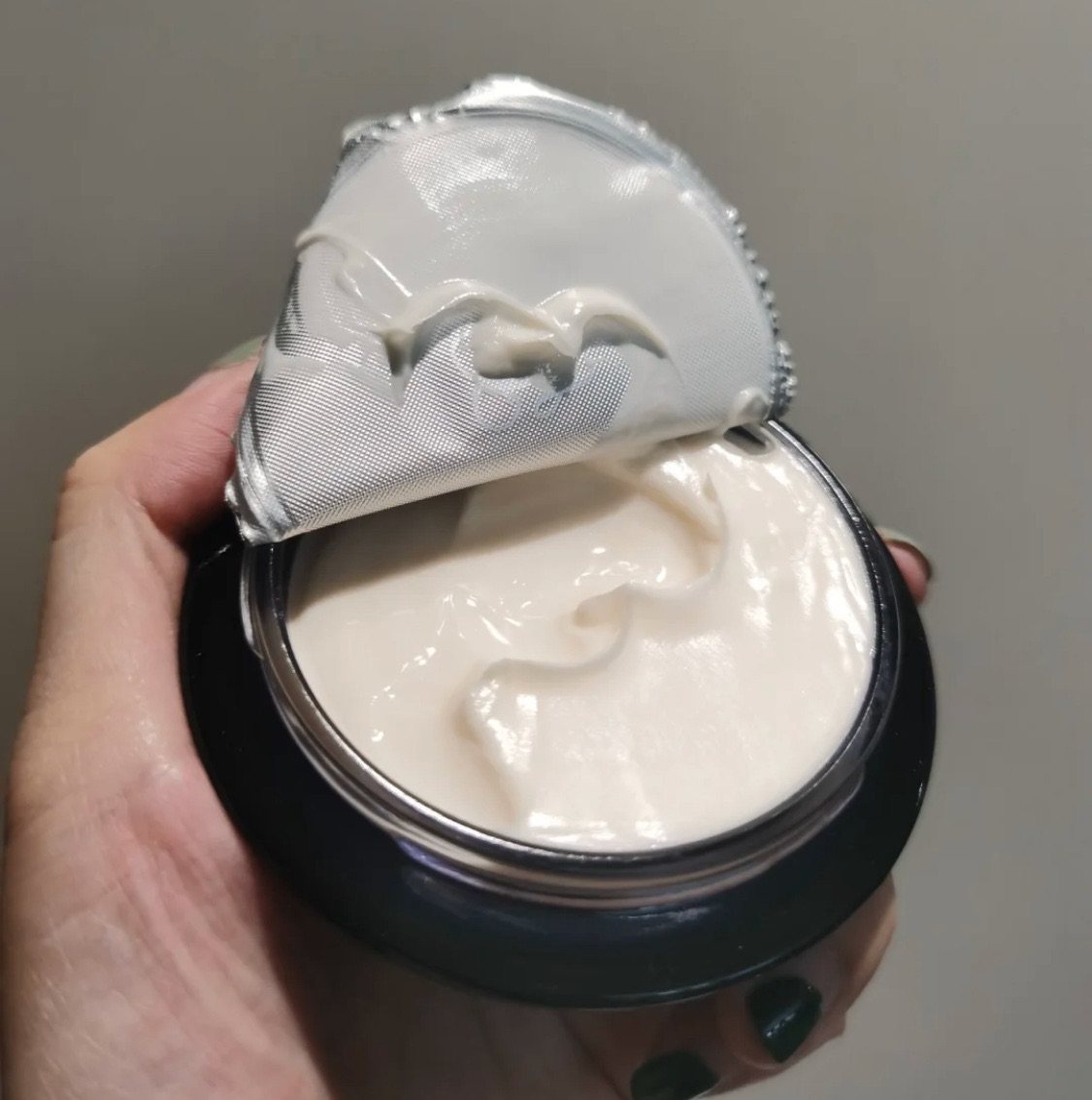 ✨娇兰御廷兰花面霜  👉🏻它是分成三个质地的，轻盈款、经