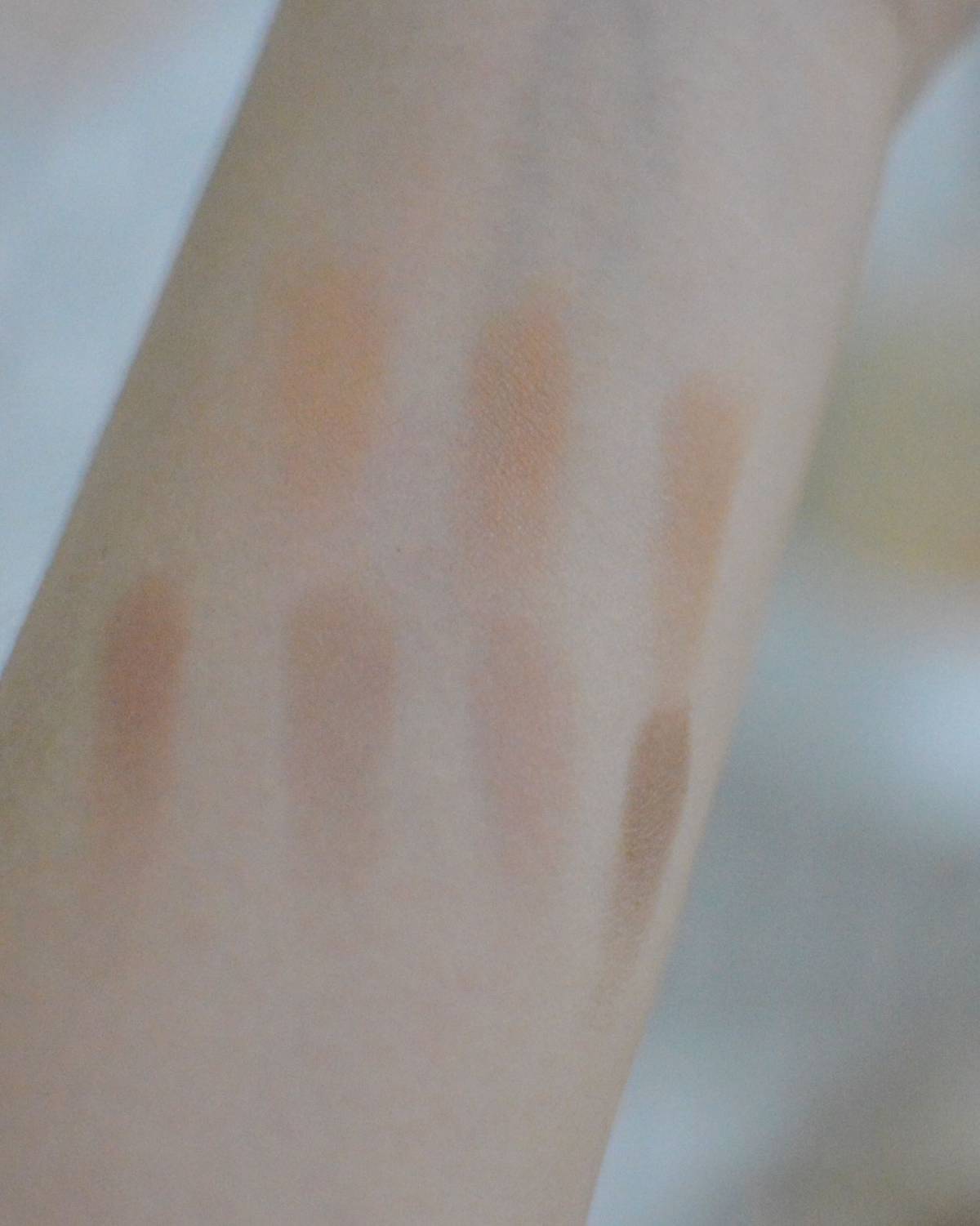 色号：#04 Grain combo 一盘全哑光的眼影盘 不