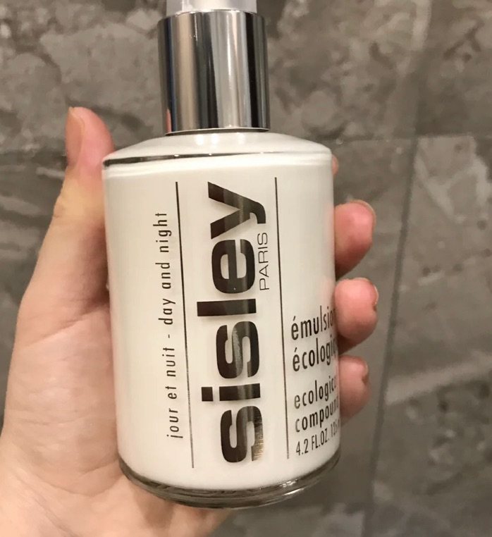 🧴曾经风靡一时的sisley全能乳，一瓶1000多，那时候