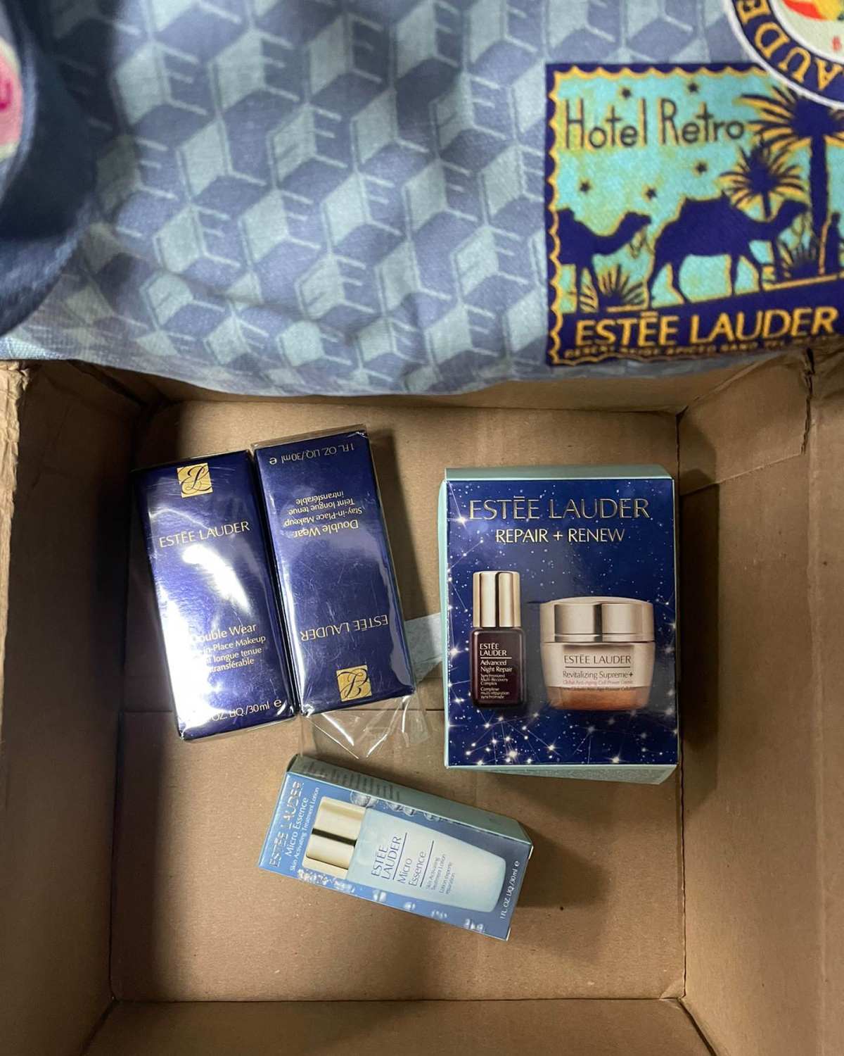 🎊购买网站：雅诗兰黛美国官网 🎊购买商品：DW粉底液；原