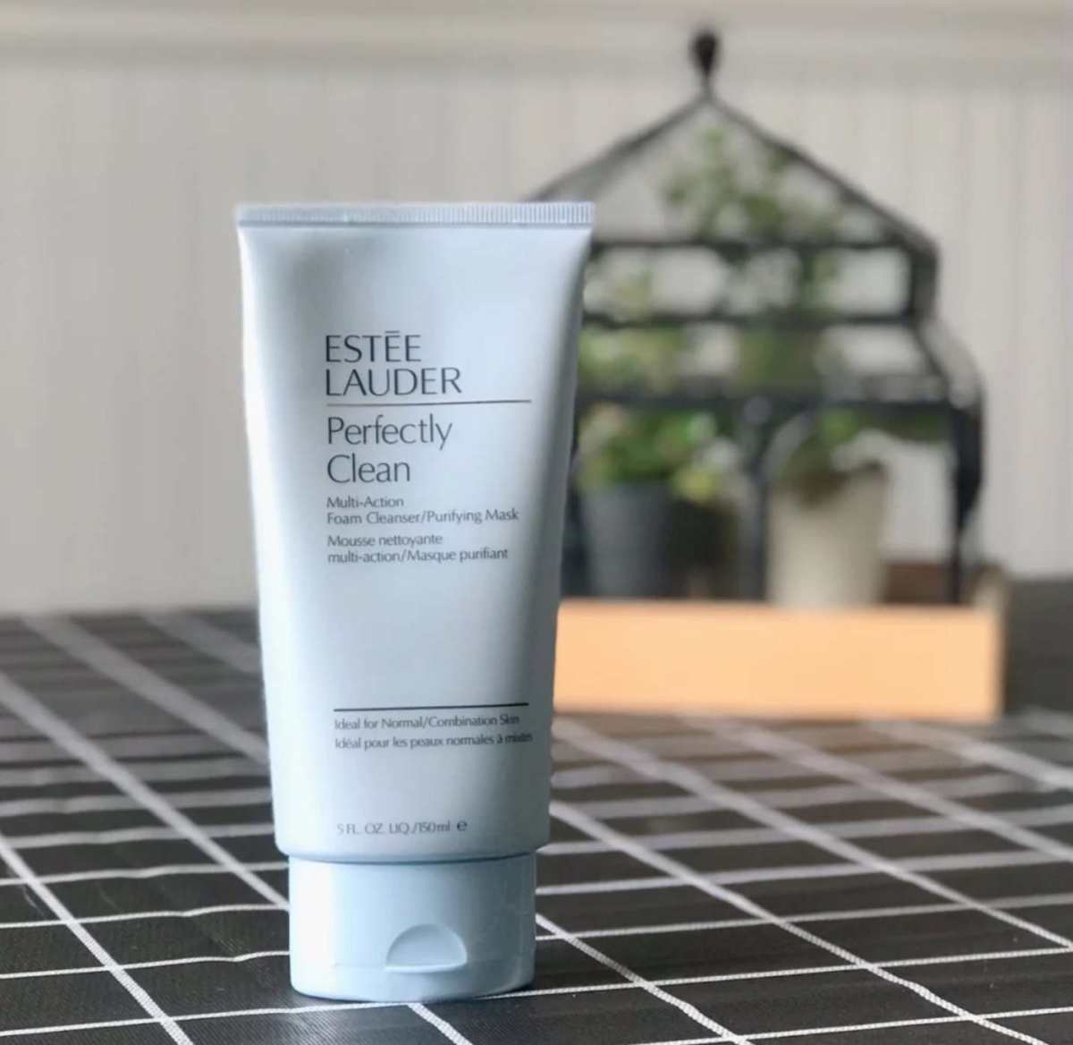 这款“蓝洁”有两个版本，一个是cream cleanser（