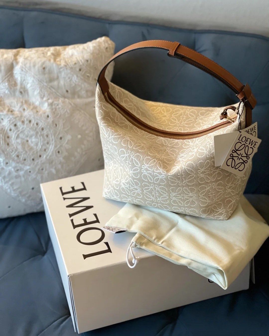 💕LOEWE生于1846年，它凭借精湛的工艺和**的气质闻