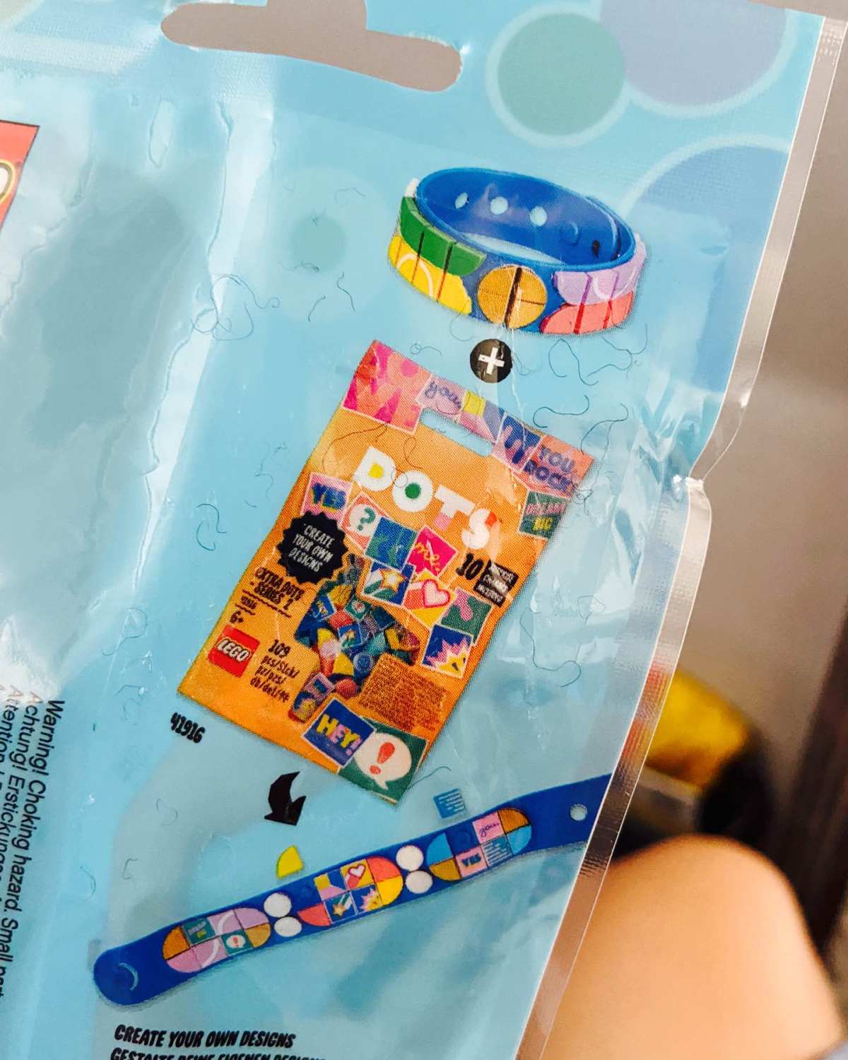 你没有想到吧，乐高也会出手环 之前Lisa同款的话就挺火的 