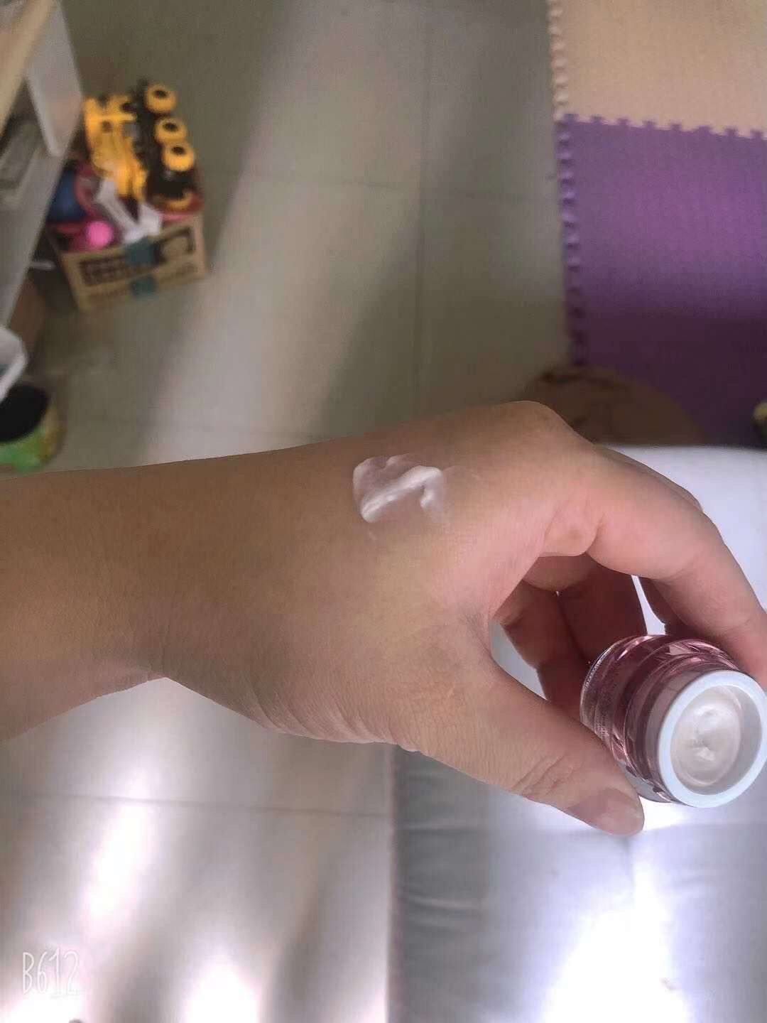 雅诗兰黛多肽弹力眼霜  ✅肌肤越成熟，干燥问题就越严重，那是