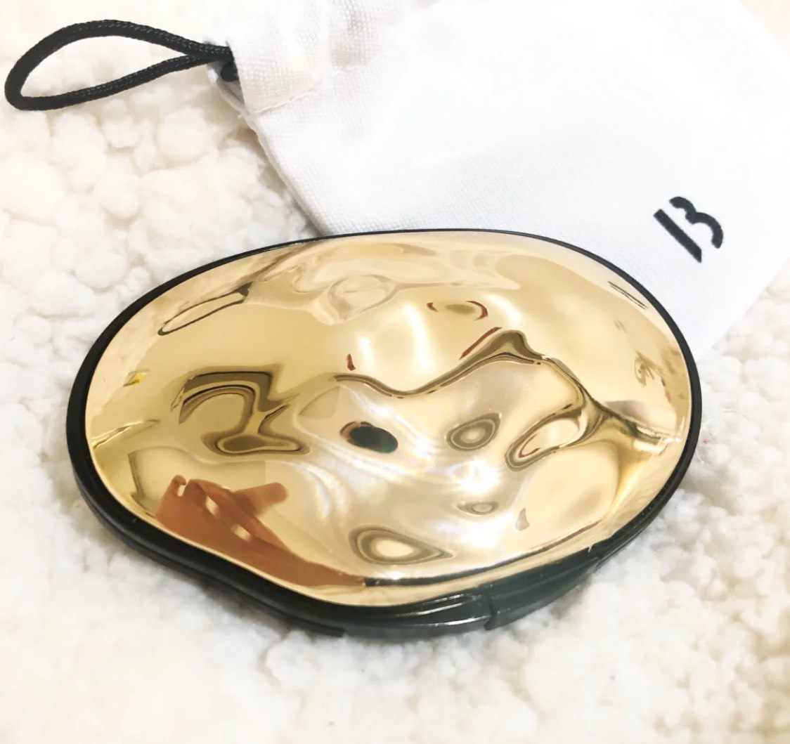 💁🏻‍♀️Byredo的彩妆真心很不错~ 🐚这个外表酷