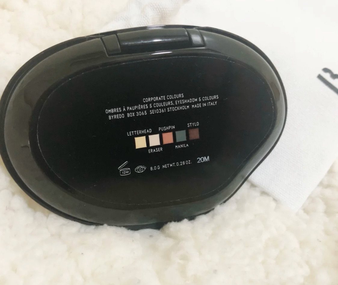 💁🏻‍♀️Byredo的彩妆真心很不错~ 🐚这个外表酷