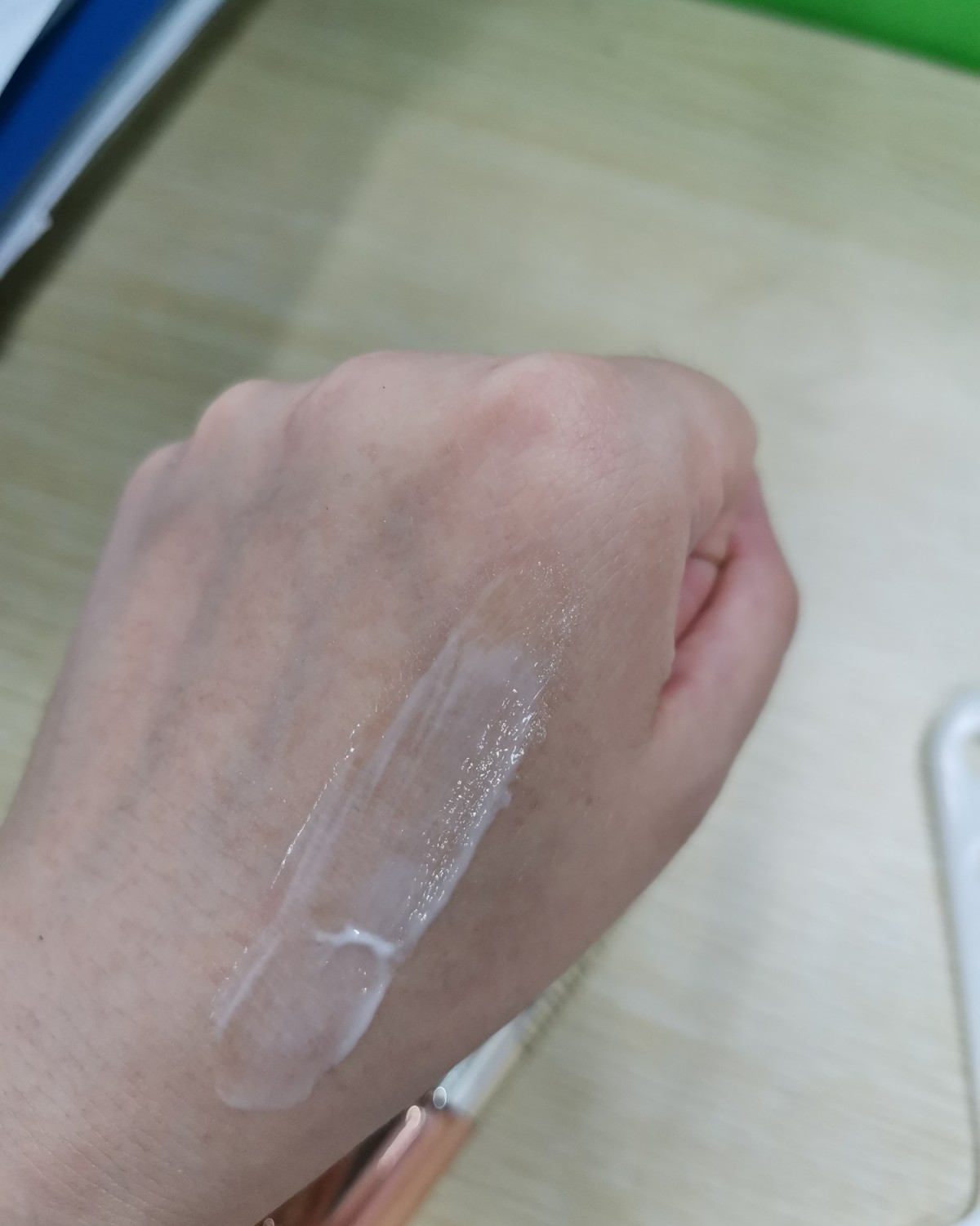 说起口碑眼霜，百优小钢炮眼霜应该不可不说吧。 ✅这款眼霜含有