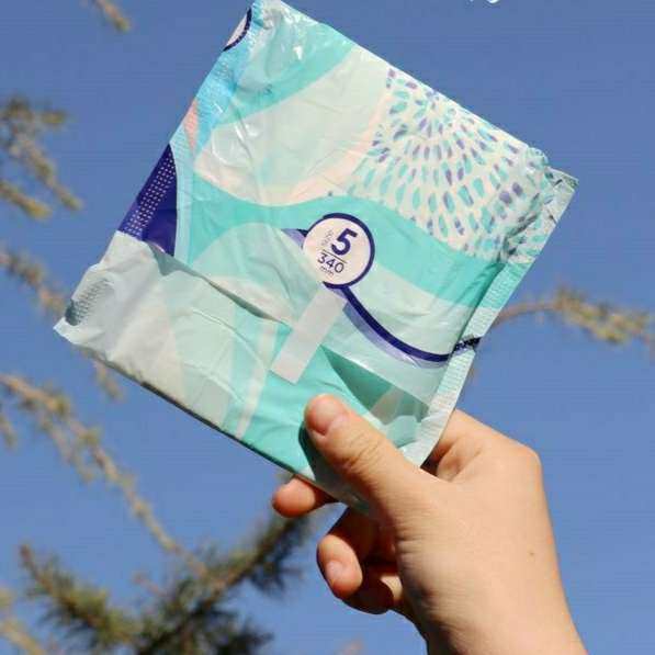 ✅护舒宝（whisper），美国宝洁公司的一个女性用品品牌。