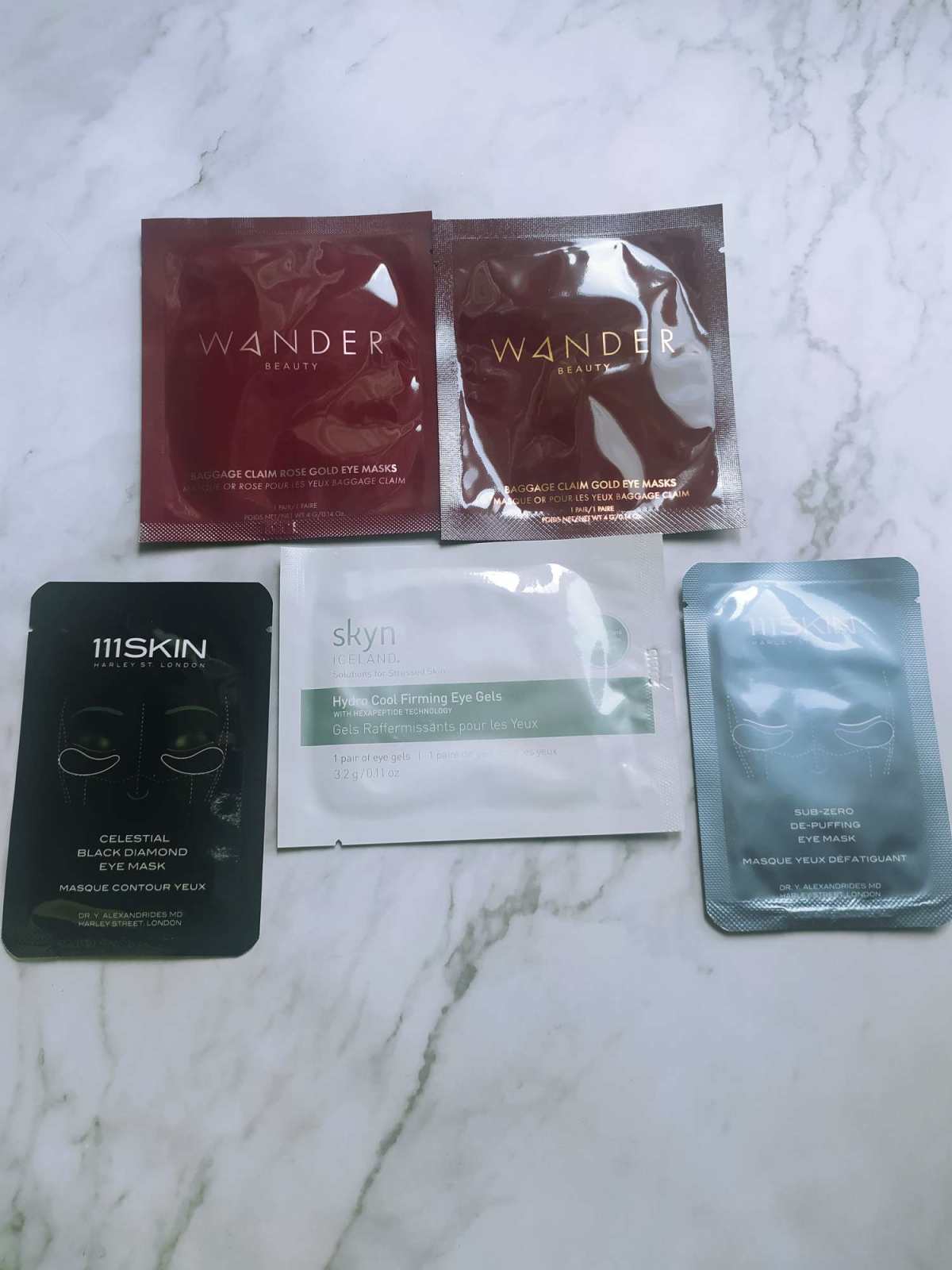 眼贴是我很喜欢买的贴片式面膜单品，眼贴比较方便，而且眼部护理