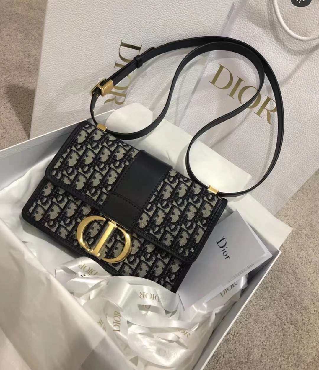官网抢不到啦，特价了喔~好价💰24xxx，看中的姐妹可以➕