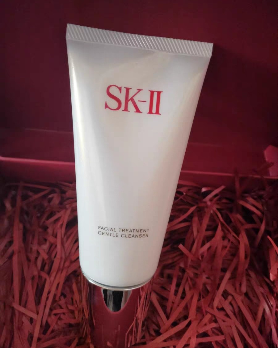✨SKII洗面奶居然有两种版本，一种是短款的，里面含有70%