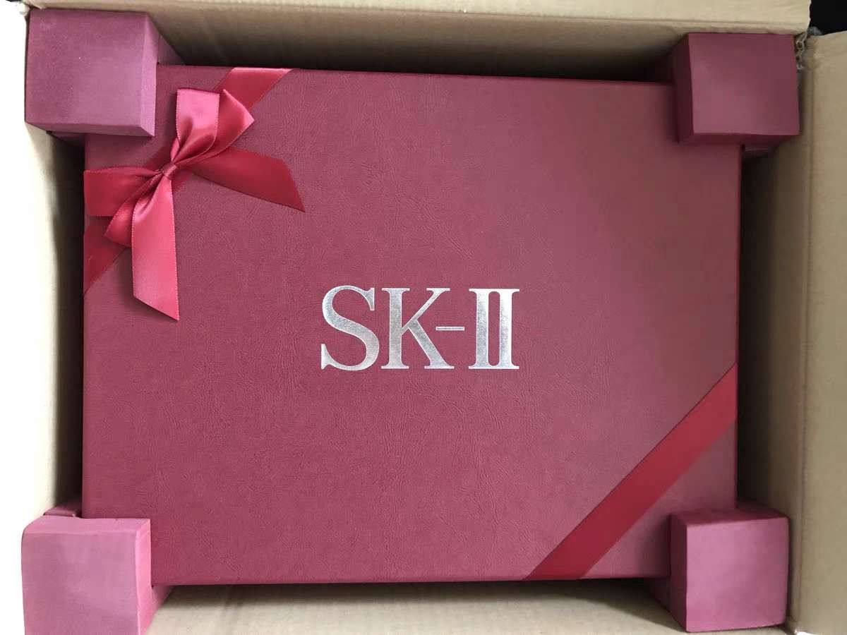 ✨SKII洗面奶居然有两种版本，一种是短款的，里面含有70%