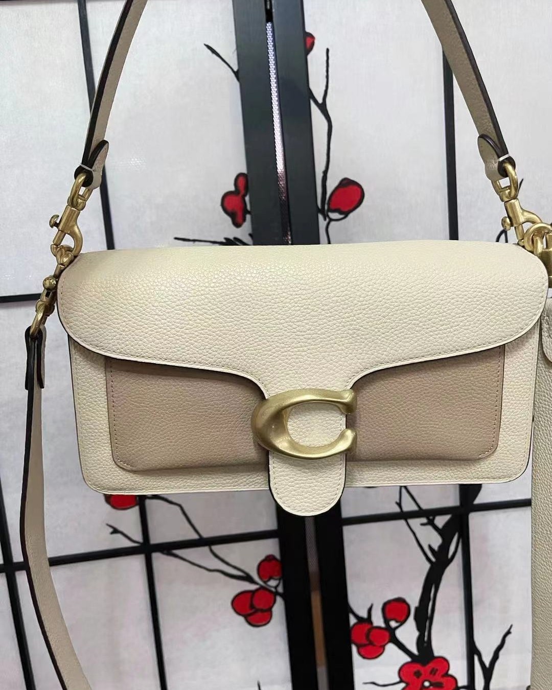 💕哈喽！今天我来分享一下这次入手的coach包  💕折扣