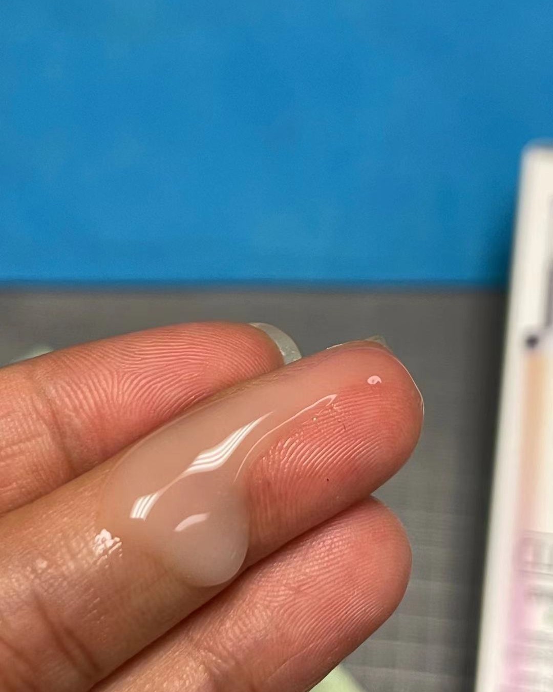 倩碧302镭射瓶精华液30ml，褪黑淡化痘印提亮肤色   据