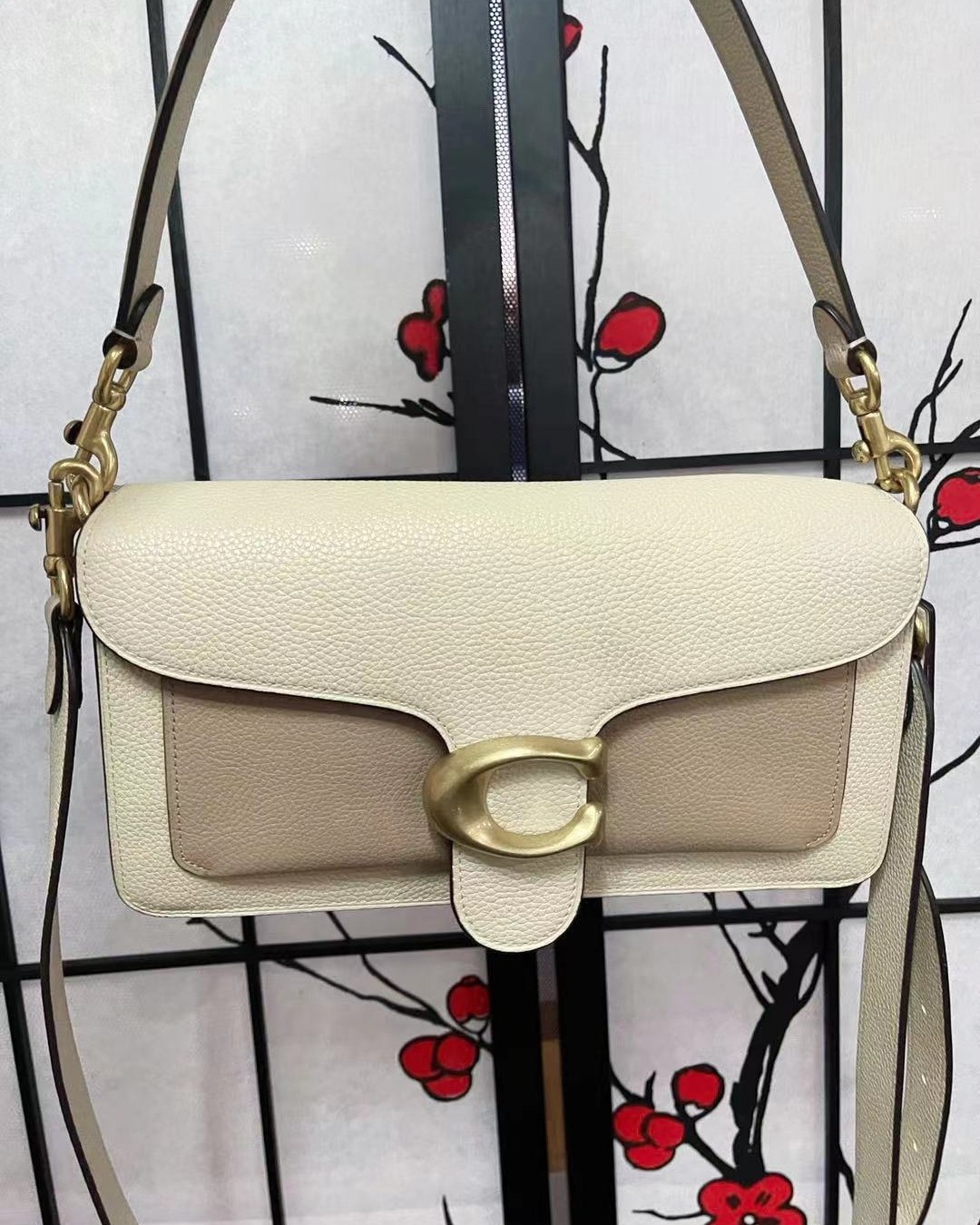 💕哈喽！今天我来分享一下这次入手的coach包  💕折扣