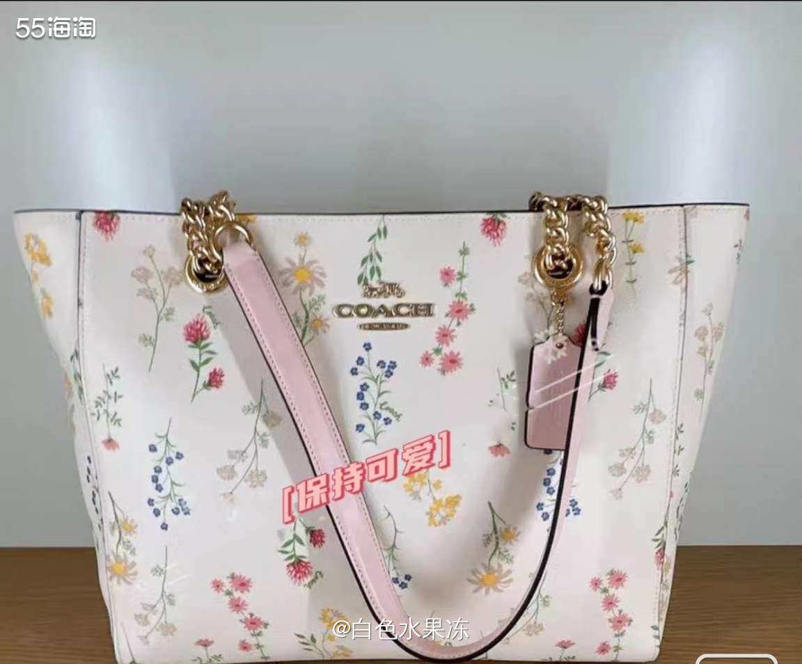 🌸coach花朵印花托特包，尺寸是大号的，这款包非常的适合