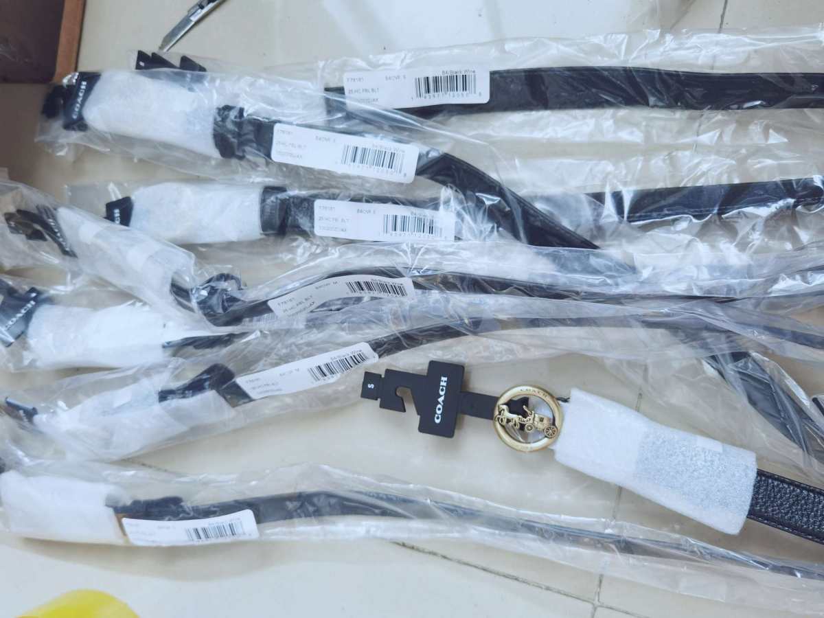 COACH/蔻驰新款经典马车款女士休闲皮带腰带 ，很耐看，也