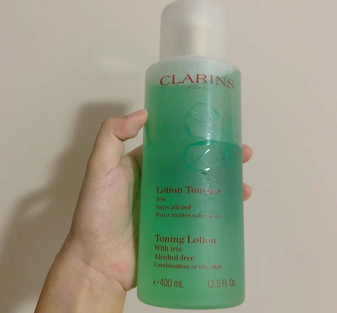 娇韵诗家的东西以号称而出名，它家几款水都挺出名，我最喜欢的是