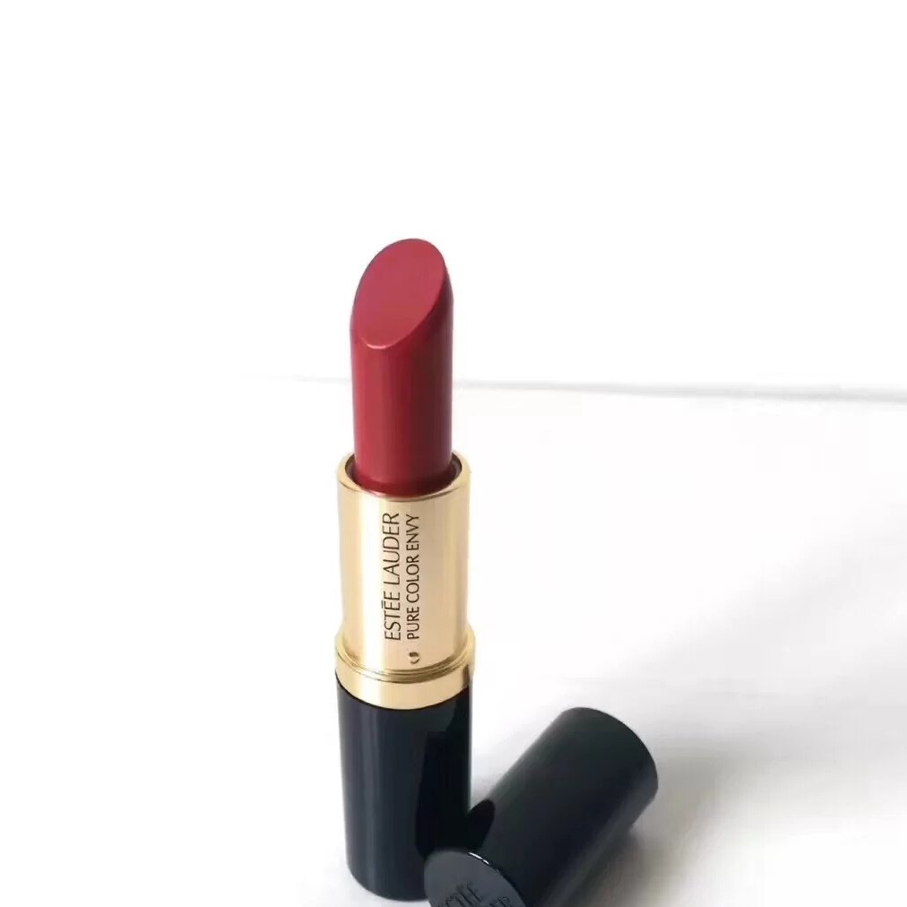 雅诗兰黛的420曾经也是大热的网红色号，大表姐刘雯同款，可遇