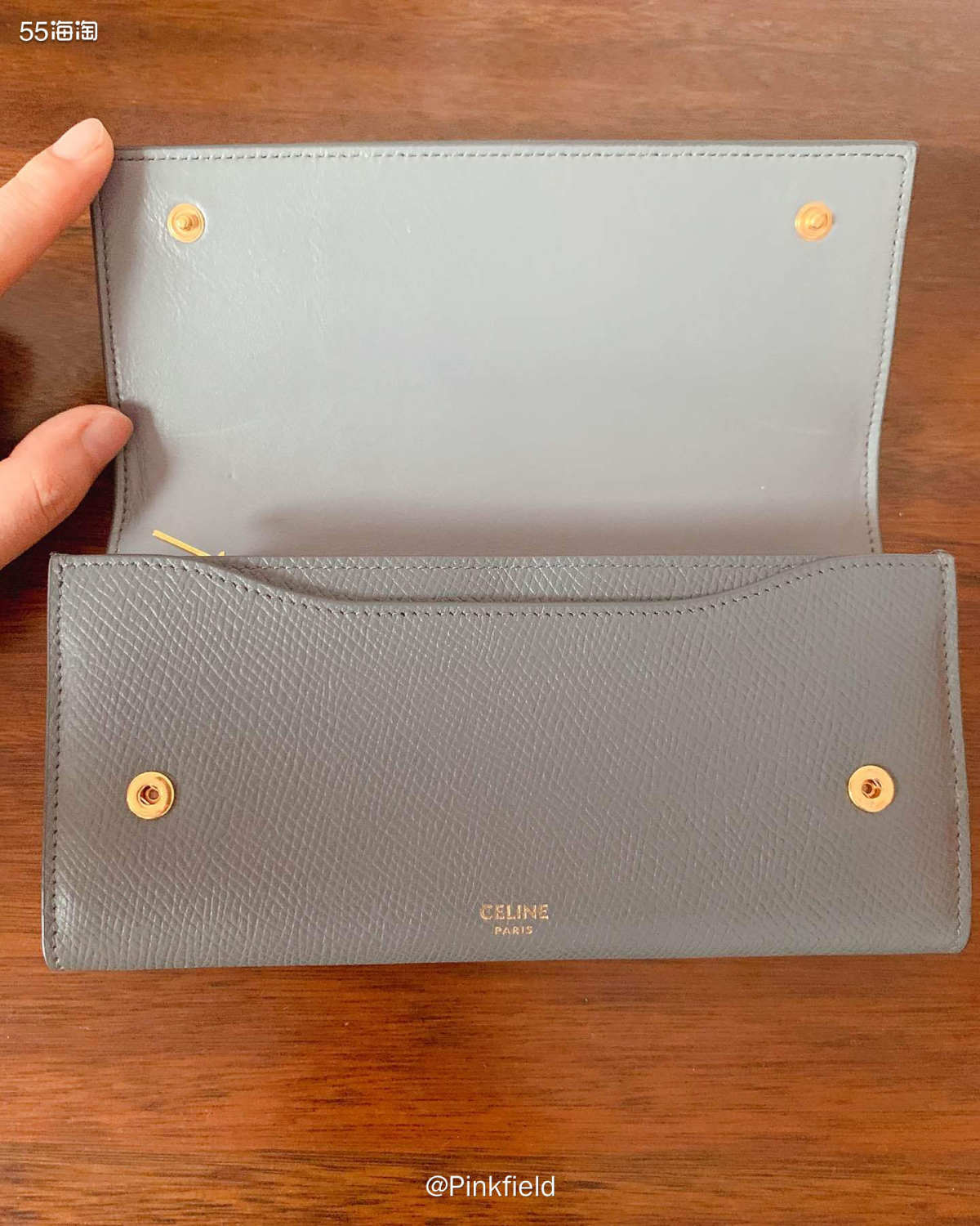 👛一直都很喜欢Celine这个牌子，非常简约大气。前几年，